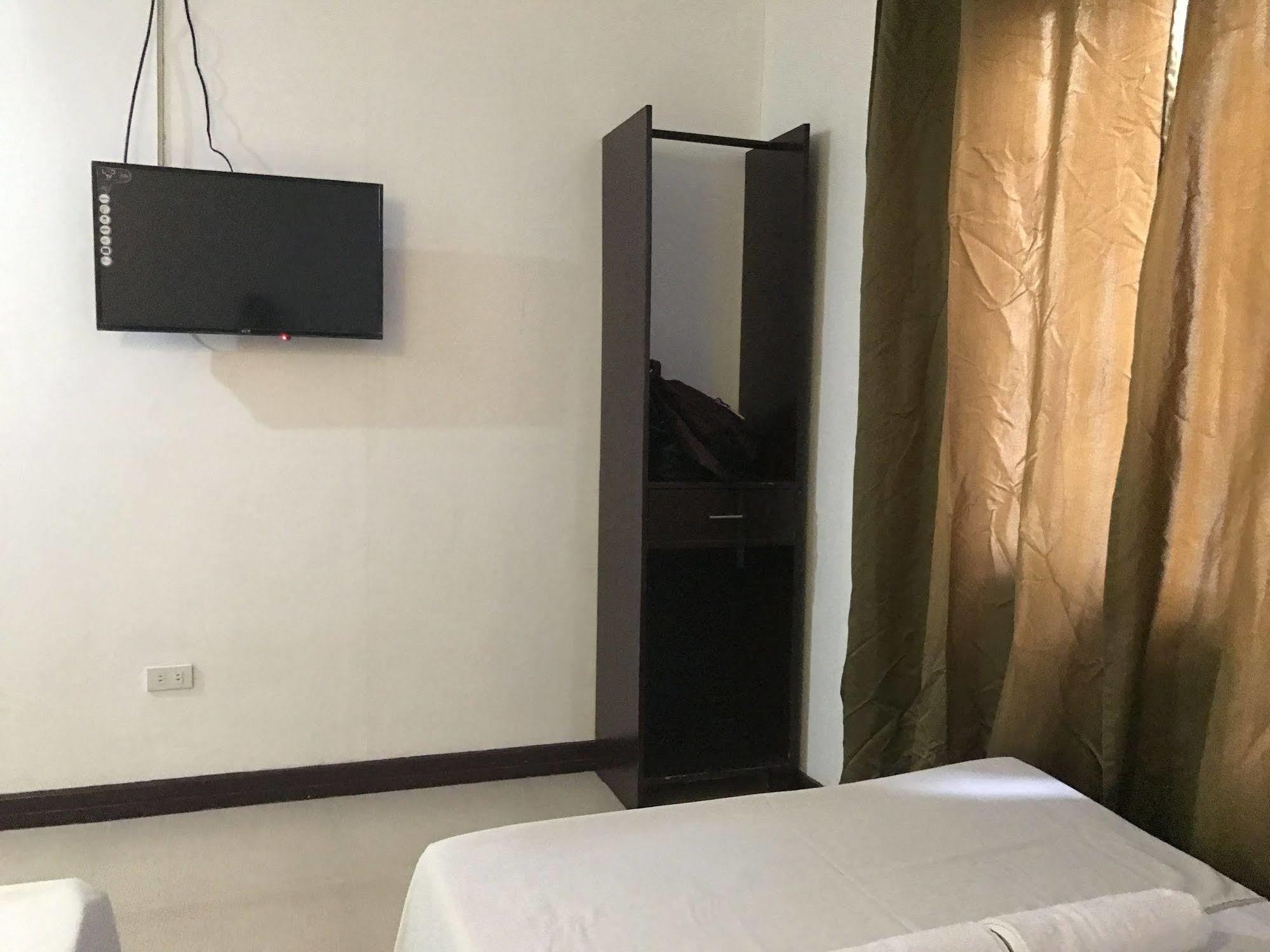 Ziur Inn Laoag Dış mekan fotoğraf